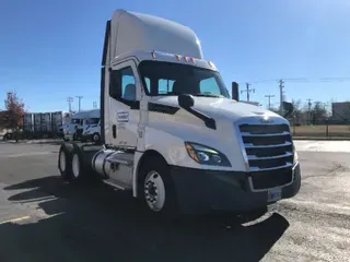 2019 Freightliner T12664ST