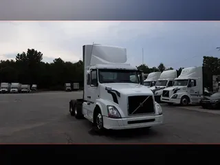 2018 Volvo VNL300