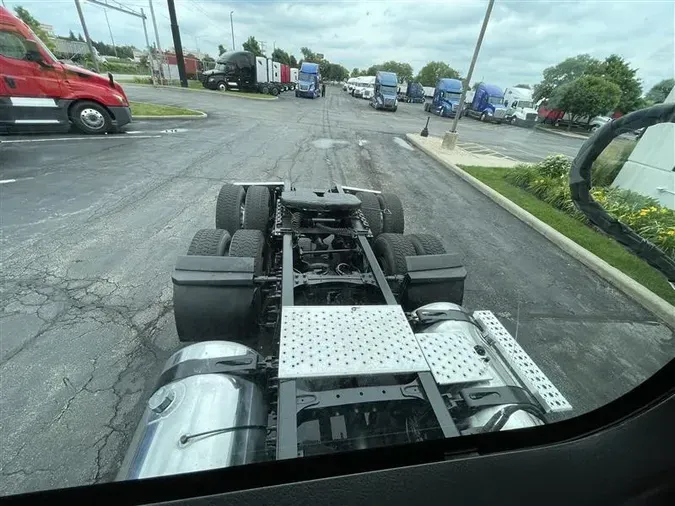 2018 FREIGHTLINER CASCADEVO1