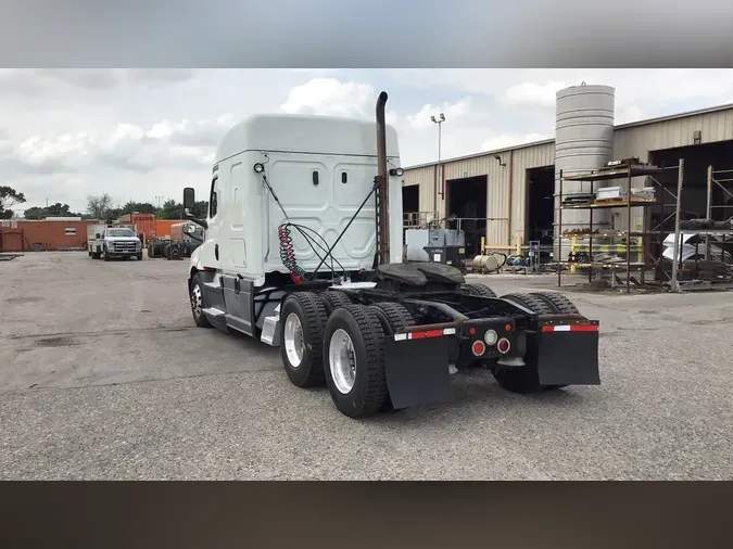 2019 Freightliner Cascadia 126