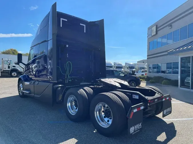2026 VOLVO VNL64T860