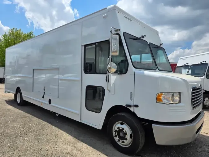 2017 FRTLR CUSTOM CHASSIS CORP MT55