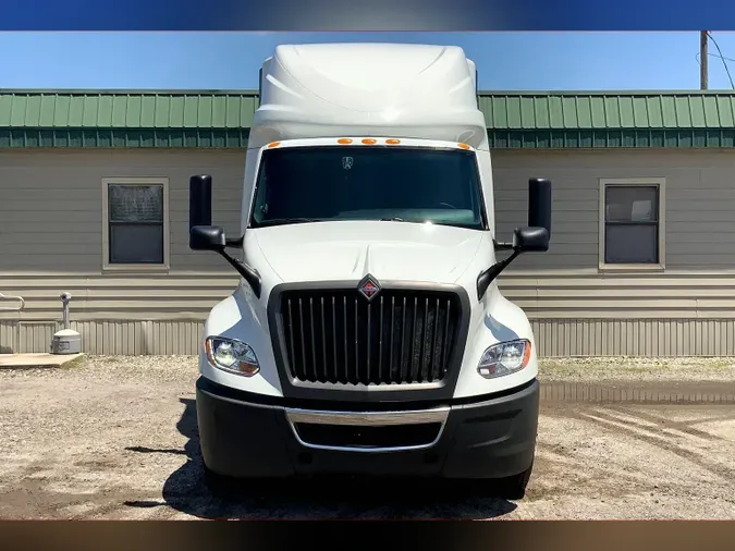 2022 INT LT625 6x4
