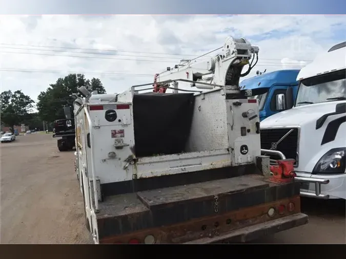 2011 FREIGHTLINER BUSINESS CLASS M2 106