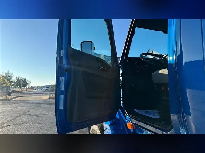 2021 INTERNATIONAL LT