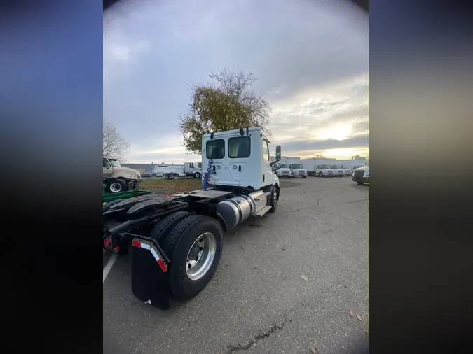 2020 FREIGHTLINER/MERCEDES NEW CASCADIA 116