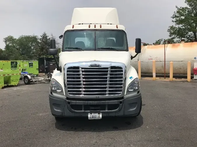 2016 Freightliner X11364ST