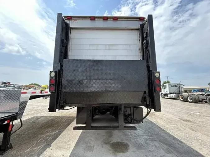 2012 FREIGHTLINER BUSINESS CLASS M2 106