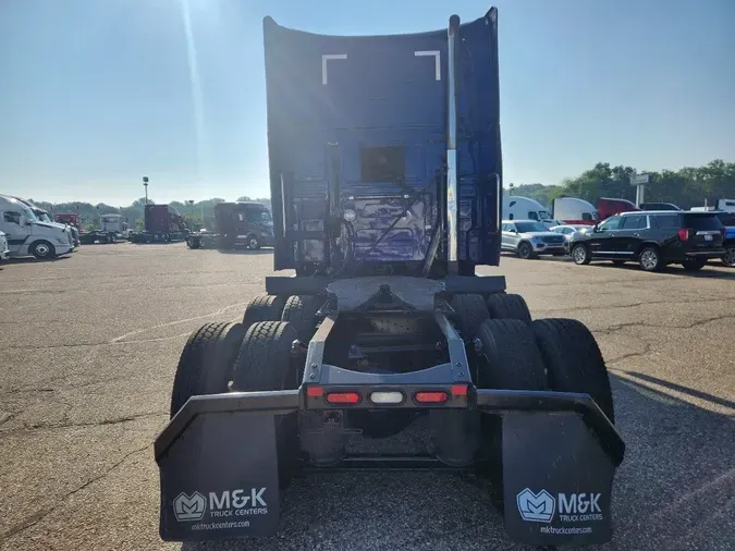 2020 VOLVO VNL760