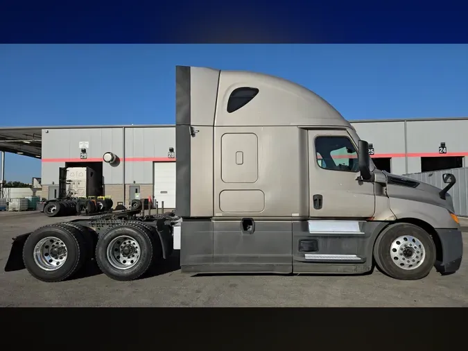 2022 Freightliner Cascadia 126