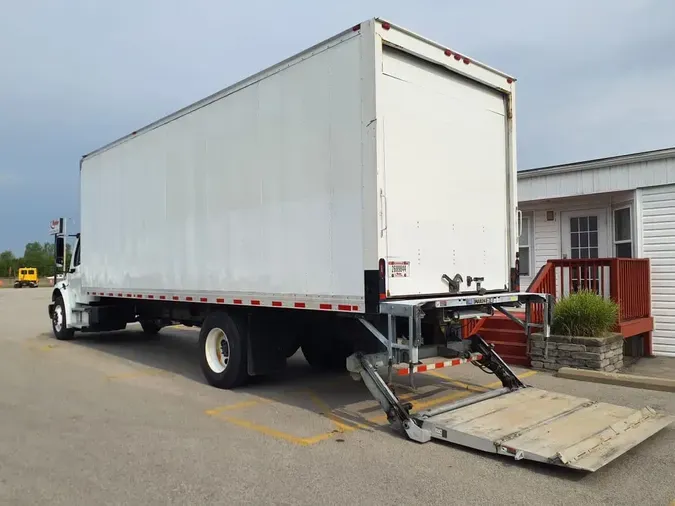 2018 FREIGHTLINER M2 106