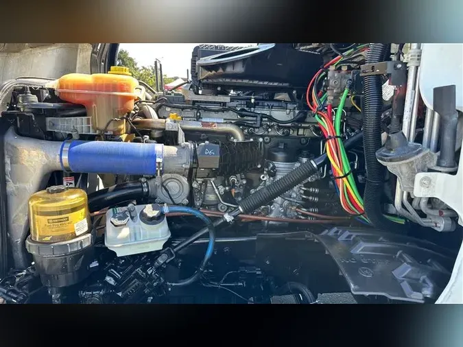 2019 FREIGHTLINER CA126