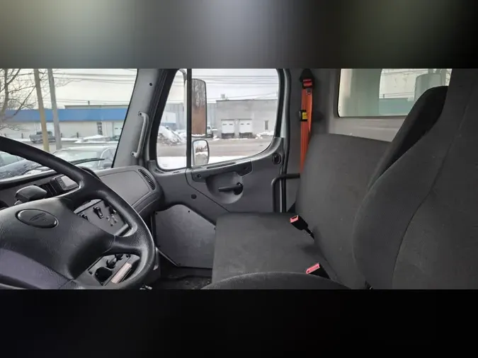 2019 FREIGHTLINER/MERCEDES M2 106