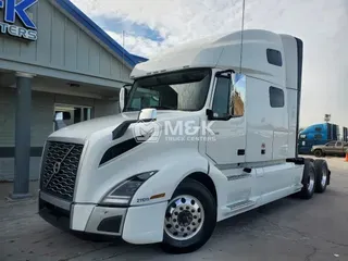 2021 VOLVO VNL64T760