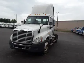 2013 FREIGHTLINER/MERCEDES CASCADIA 125