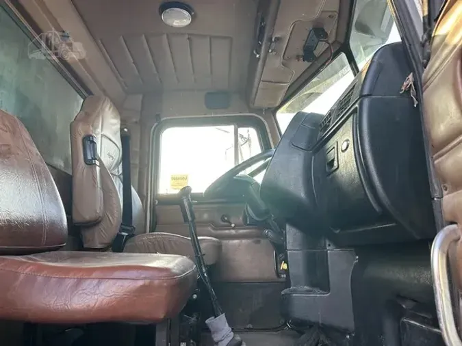 2003 PETERBILT 3579df66462399f2803386b9ff074687664