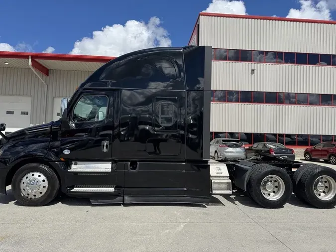 2023 Freightliner Cascadia&reg;