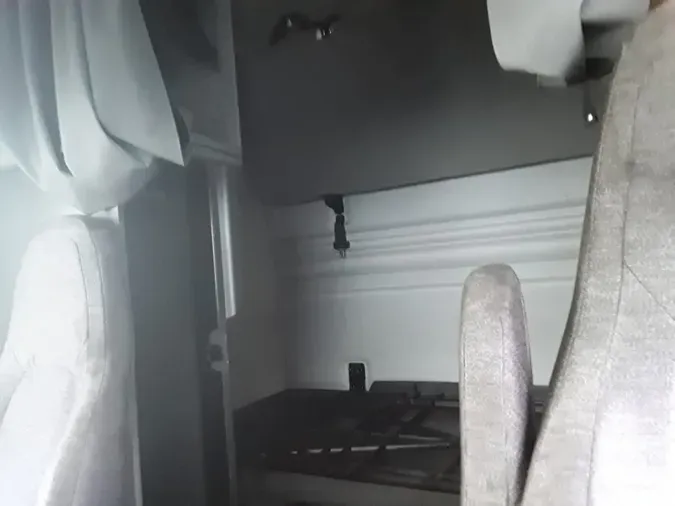 2020 VOLVO VNR64T-640