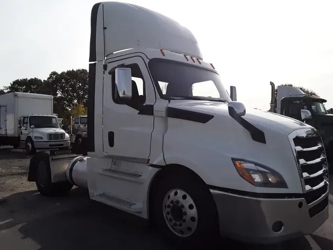2020 FREIGHTLINER/MERCEDES NEW CASCADIA 126