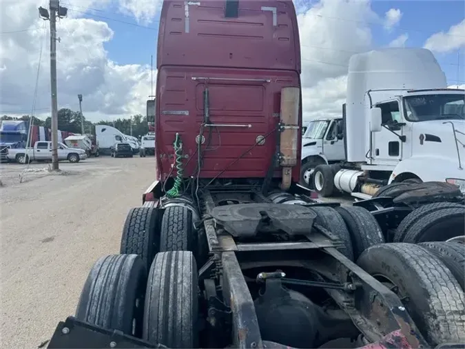 2006 VOLVO VNL64T670