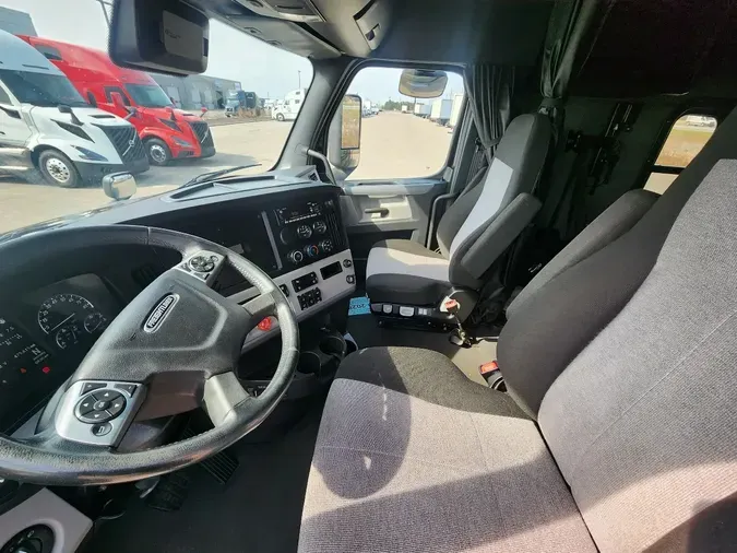 2022 FREIGHTLINER Cascadia 126