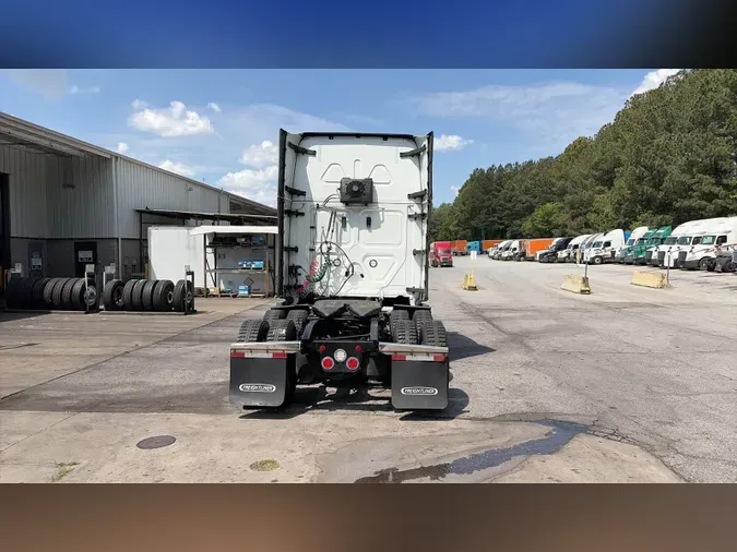 2023 Freightliner Cascadia 126