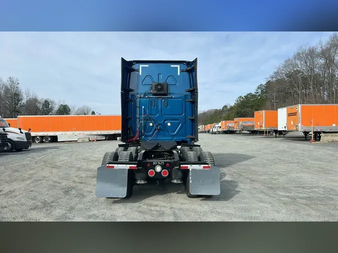 2022 Freightliner Cascadia 126