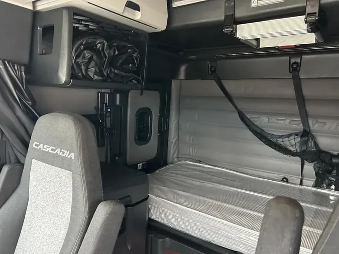 2020 Freightliner Cascadia