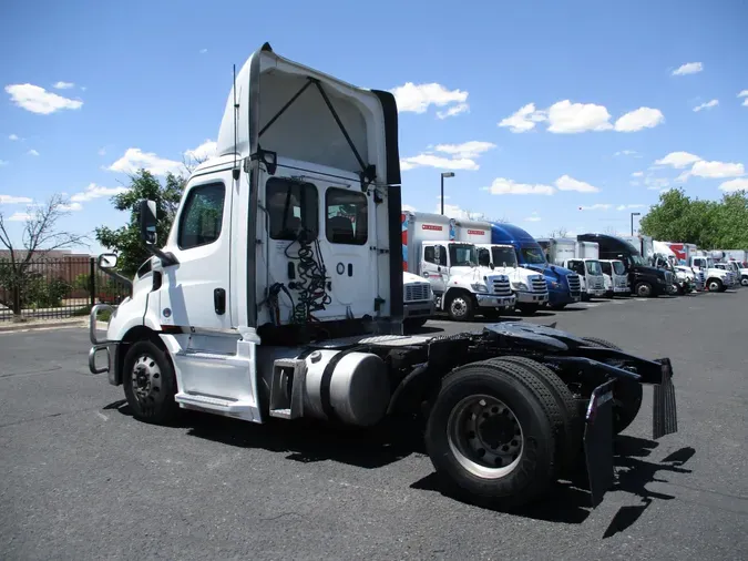 2020 FREIGHTLINER/MERCEDES NEW CASCADIA 116