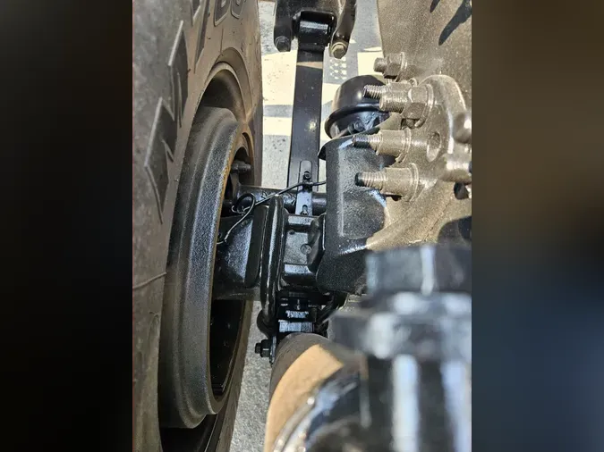 2021 FREIGHTLINER Cascadia 126