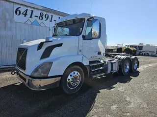 2012 VOLVO VNL64T300