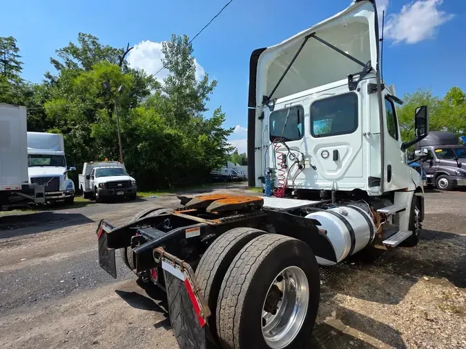 2019 FREIGHTLINER NEW CASCADIA 126