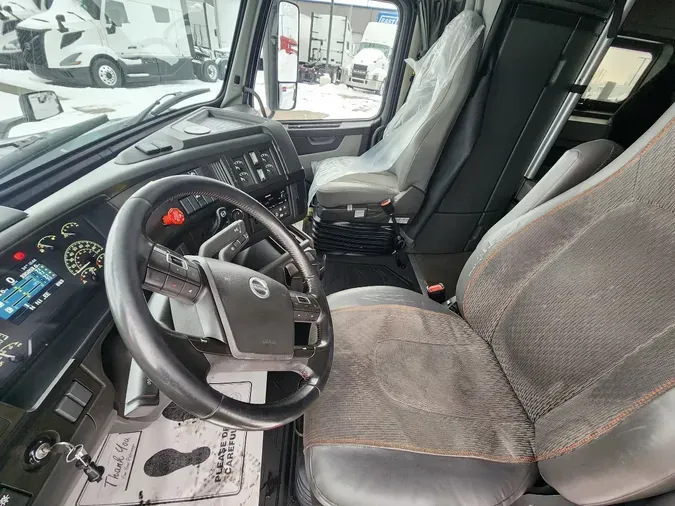2024 VOLVO VNL64T860