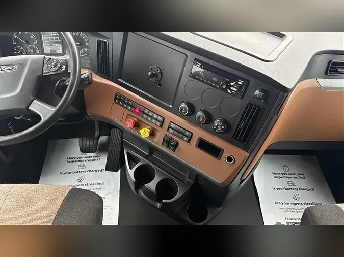 2021 FREIGHTLINER CA126