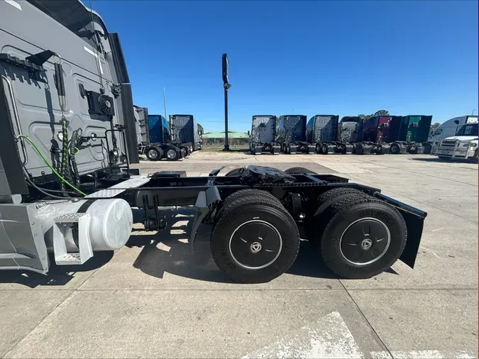 2023 Freightliner Cascadia 116