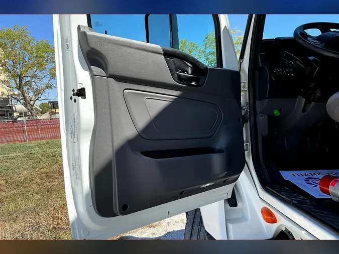 2022 INT LT625 6x4