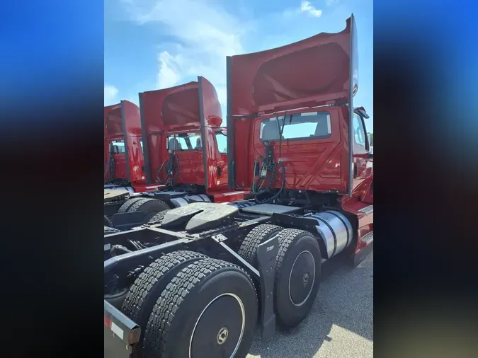 2021 NAVISTAR INTERNATIONAL LT625 DAYCAB T/A