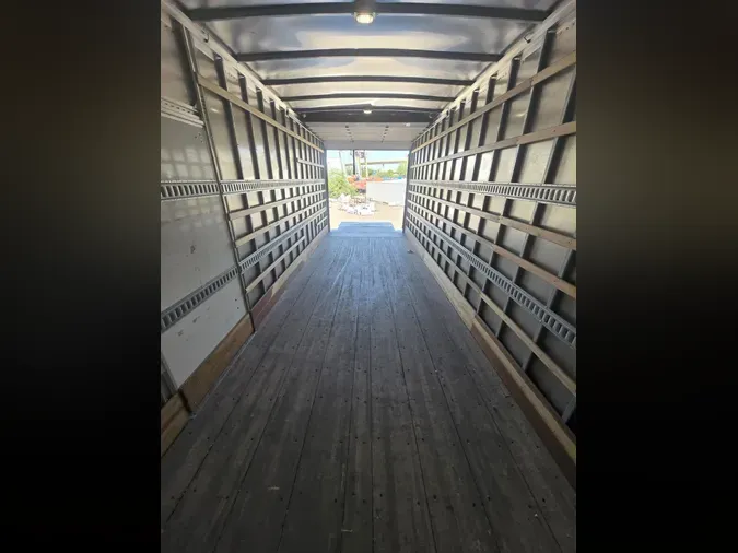 2020 Peterbilt 337
