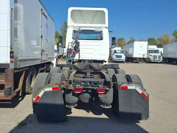 2019 NAVISTAR INTERNATIONAL LT625 DAYCAB T/A9e1f601cae82a01d9d3c3651da177bbe