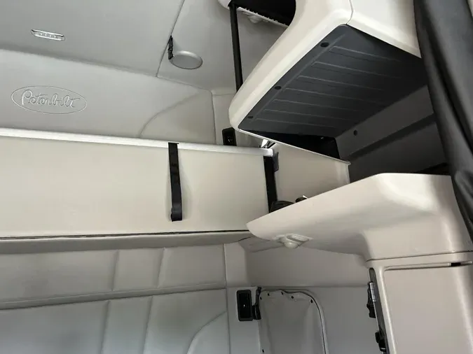 2021 Peterbilt 579