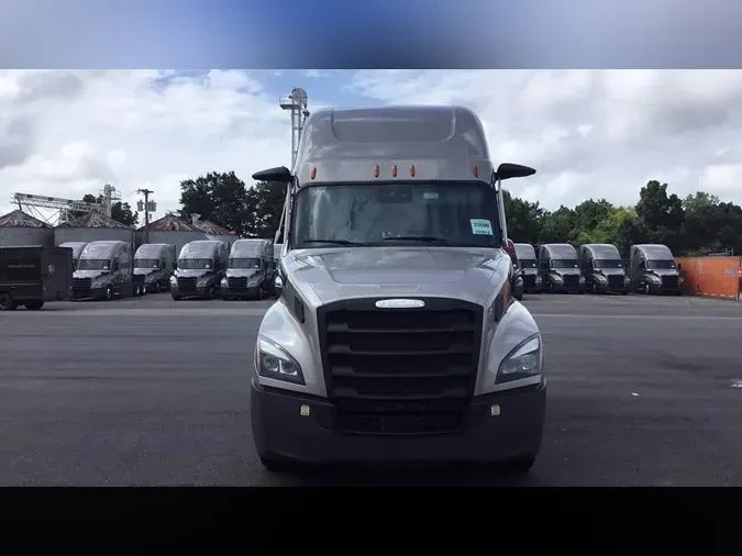 2025 Freightliner Cascadia 126