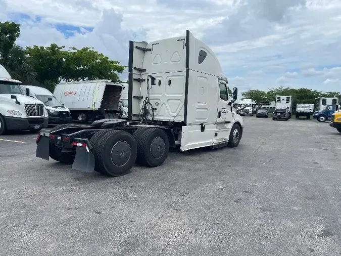 2019 Freightliner T12664ST