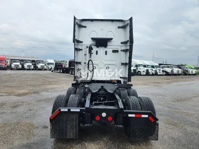 2019 FREIGHTLINER Cascadia 126