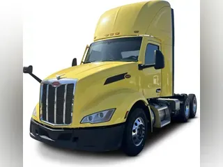 2023 Peterbilt 579