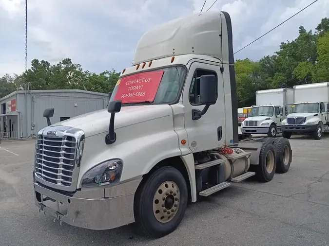 2018 FREIGHTLINER CASCADIA 1259e2ff8fe54d556370673014fc72e38b0