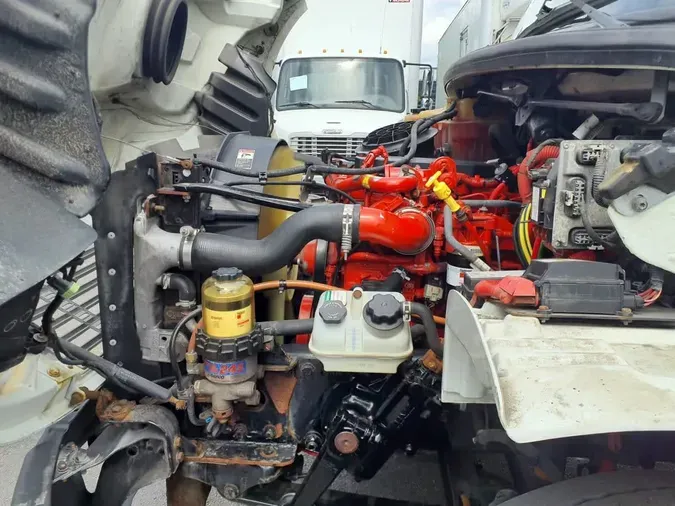 2019 FREIGHTLINER M2 106