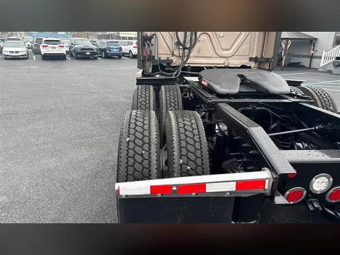 2021 FREIGHTLINER CA126