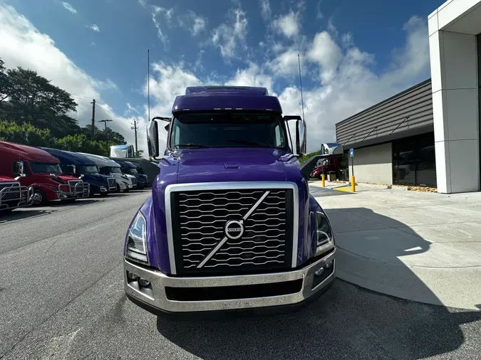 2023 VOLVO VNL64T860