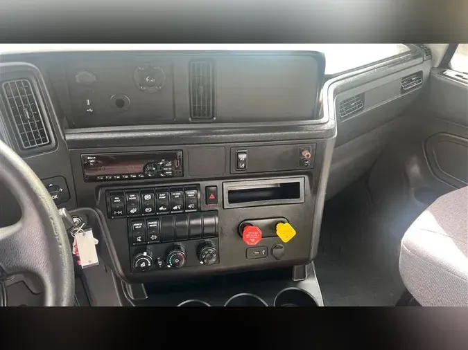 2021 INTERNATIONAL LT