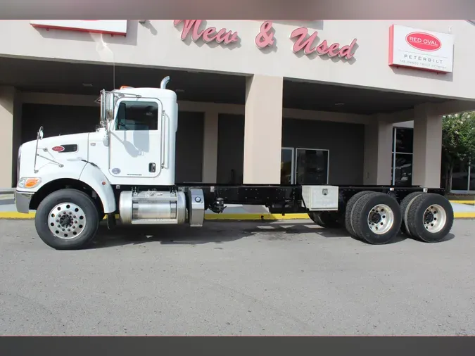 2021 Peterbilt 348